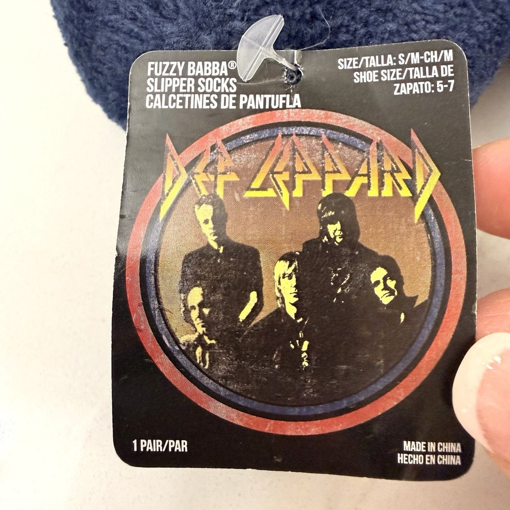 DEF LEPPARD Fuzzy Babba Women's Slippers Size S/M 5 - 7 NEW! NWT! - Picture 4 of 5